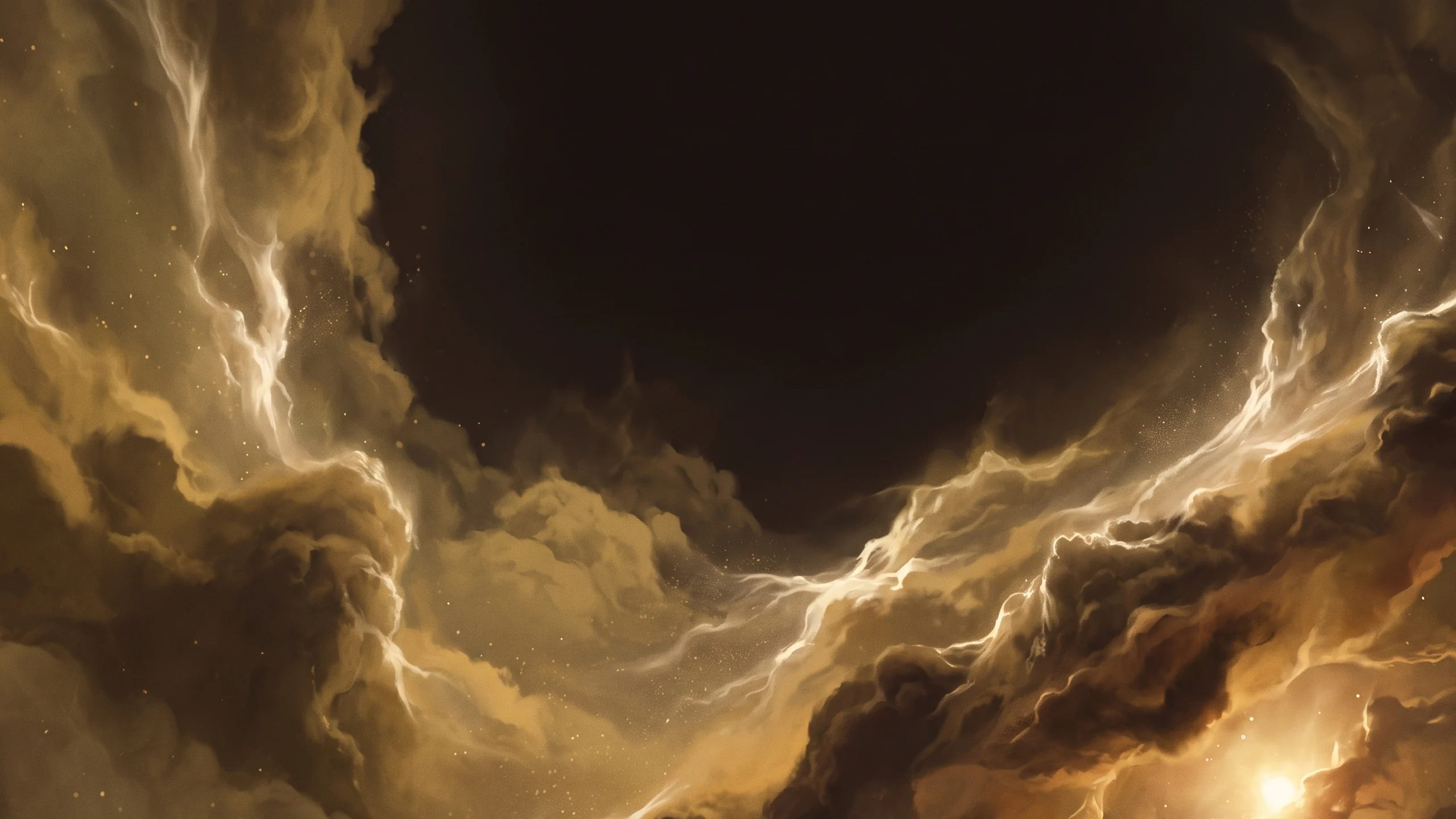 Goldener Nebel und Wolken in weiter, dunkler Stille